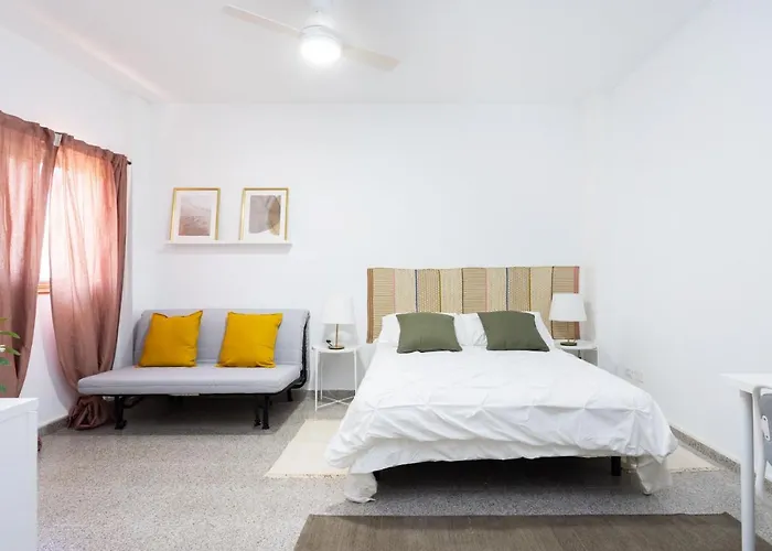 Maison d'hôtes Eden B01 Surfy Stylish Bed&coffee